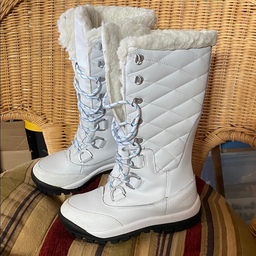 White Snow Boots for Women with Faux Fur